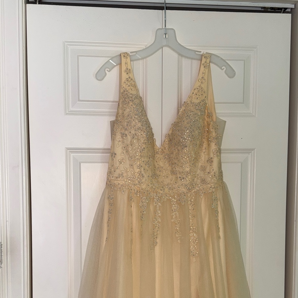 Blondie Nites Yellow Prom Dress